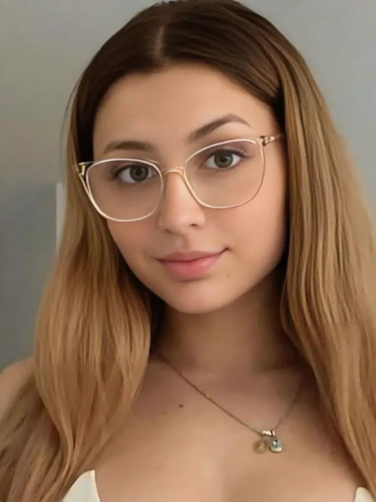 Lilith Cavaliere Biography: Wiki, Age, Career, Height, Weight, Boyfriend, Net Worth & More